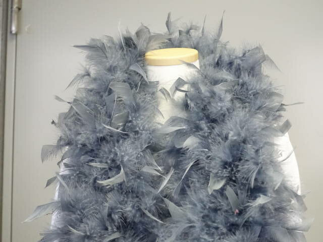 キャンドルマラボー (ダークグレー)<br>豊富な羽根を利用したマラボーとボア!