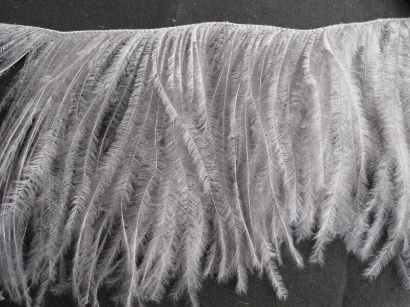 フリンジ 90cm （グレイ） この羽根はディスプレイ、アクセサリー、ヘットドレス等に使用されてます。【装飾 衣装縫い付け 羽根 ふわふわ羽根 】